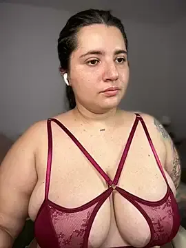Stripchat Nude Webcam of horny_roomiess