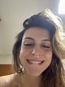 Stripchat Free Porn Cam of BarbieHotBrazil