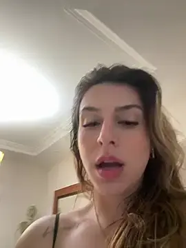 Stripchat Free Porn Cam of BarbieHotBrazil