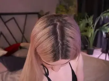 Stripchat Free Live Porn of LindaThacker