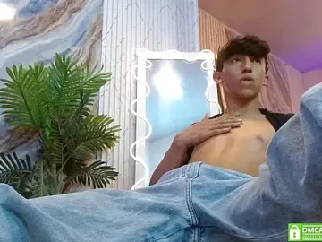 Stripchat Free Porn Cam of ETHANN_TAY1