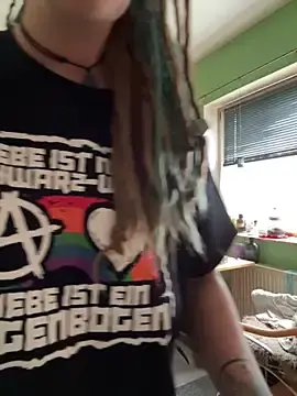 Stripchat Free Porn Cam of MenaDreadfull
