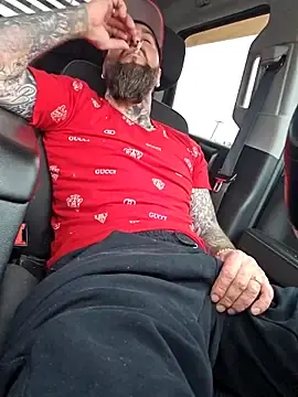 Stripchat Free Porn Cam of Beardedtattood