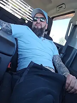 Stripchat Live Sex of Beardedtattood