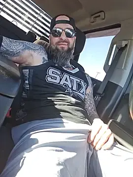 Stripchat Free Live Porn of Beardedtattood