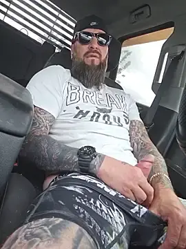 Stripchat Live Sex of Beardedtattood