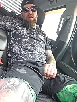Stripchat Nude Webcam of Beardedtattood