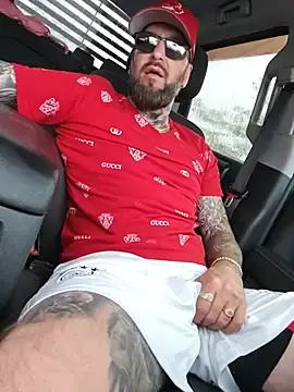 Stripchat Free Porn Cam of Beardedtattood