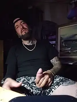 Stripchat Free Porn Cam of Beardedtattood