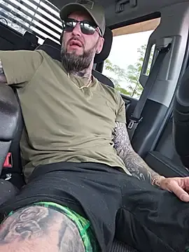 Stripchat Nude Webcam of Beardedtattood