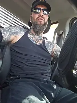 Stripchat Free Live Porn of Beardedtattood