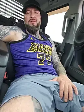 Stripchat Free Porn Cam of Beardedtattood