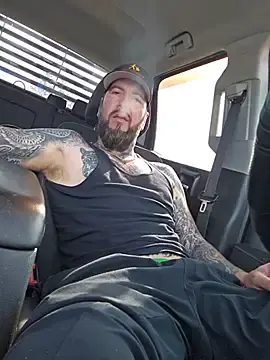 Stripchat Free Live Porn of Beardedtattood