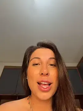 Stripchat Live Sex Cam of Carolini09