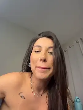 Stripchat Live Sex Cam of Carolini09