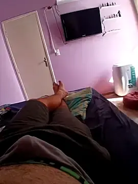 Stripchat Live Sex Cam of loganwolverine02