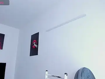 Stripchat Live Sex Cam of miguelangelsaenz