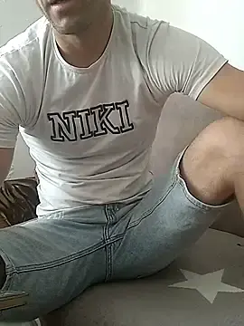 Stripchat Live Porn of Fabrizzio18_