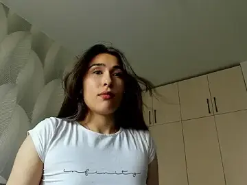 Stripchat Live Sex Cam of Bambiii_bby