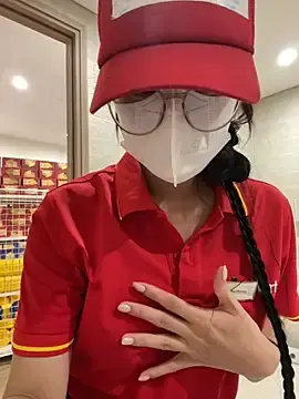 Stripchat Free Porn Cam of Sneaky_Cumshoot