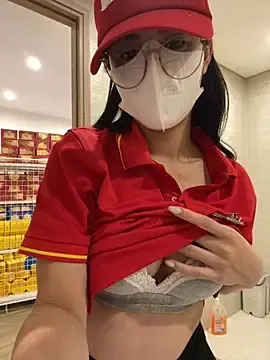 Stripchat Free Live Porn of Sneaky_Cumshoot