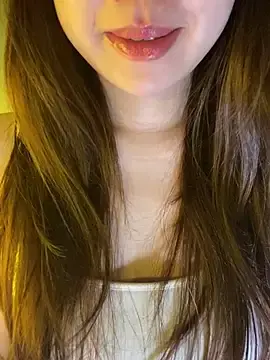 Stripchat Watch Live Sex Cams of Uyennii02