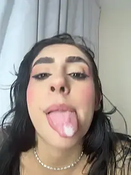 Stripchat Free Live Porn of sharlot24