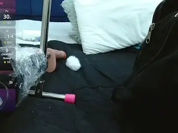 Stripchat Nude Webcam of MaddieQuinn