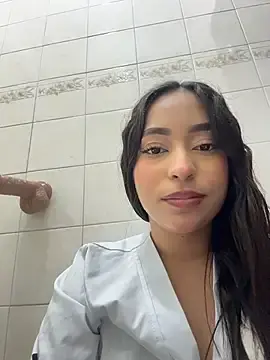 Stripchat Best Webcam of MiaCamille_