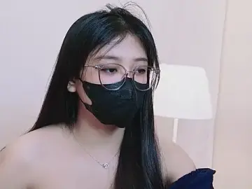 Stripchat Sex Cam of Chan_Chann