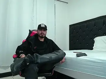 Stripchat Watch Live Sex Cams of MatthewCullen