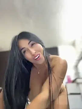 Stripchat Live Sex Cam of areviklusine1