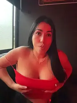 Stripchat Live Sex of areviklusine1
