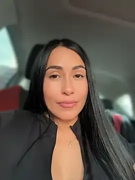 Stripchat Live Sex of areviklusine1