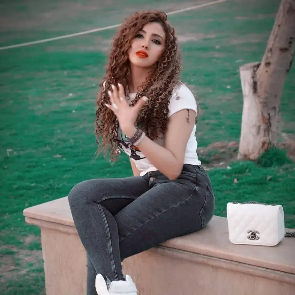 Farah-_nono