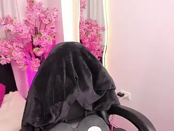 Stripchat Best live sex cam show of KAROLIVONNE