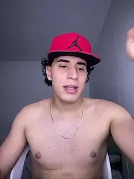 Stripchat Free Live Porn of Maximuz1920