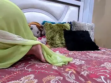 Stripchat Live Sex Cam of yourradhika