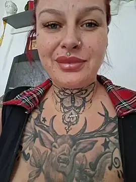 Stripchat Adult Webcam of CandyCurvess
