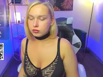 Stripchat Live Sex Cam of angelic_coy