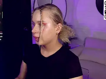 Stripchat Live Sex Cam of angelic_coy