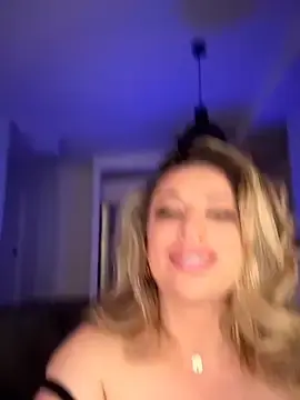 Stripchat Live Sex of miamellycious