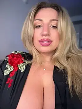 Stripchat Best Webcam of miamellycious