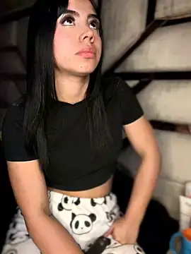 Stripchat Live Sex Cam of Laura-Khalifa