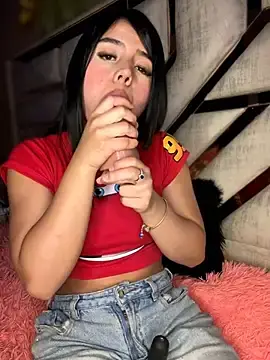 Stripchat Adult Webcams of Laura-Khalifa