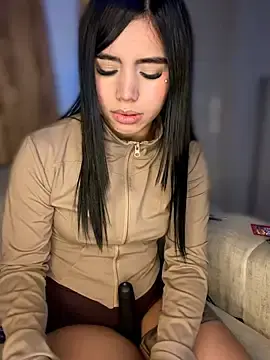 Stripchat Watch Live Sex Cams of Laura-Khalifa