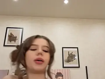 Stripchat Live Sex Cam of dolly_ll