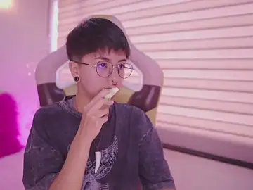 Stripchat Live Sex of tommy_blue