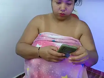 Stripchat Sex Cam of Evelyn-tits