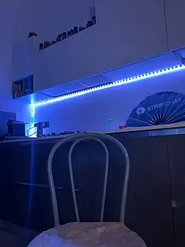 Stripchat Sex Cam of YumiLux